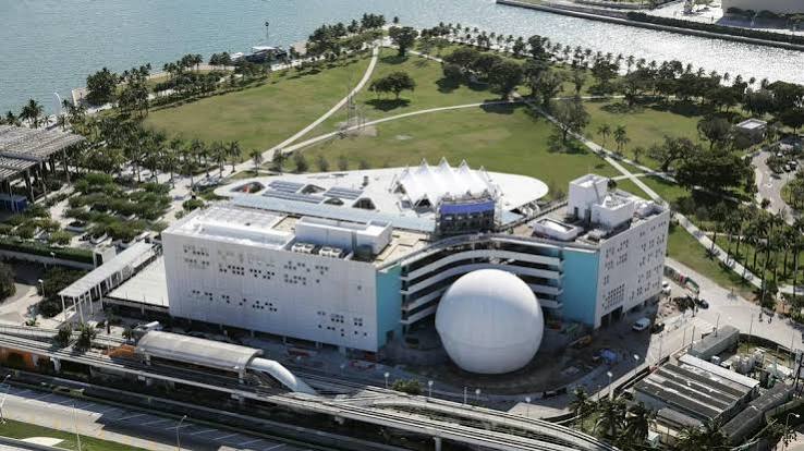 Perez Art Museum Miami modern architecture and outdoor bayside terrace